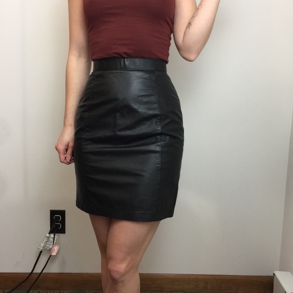VINTAGE Wilson's Leather Black High Waisted Skirt - Picture 1 of 8